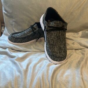 Ladies Black and White Casual Shoes Sz 7.5 new never wore